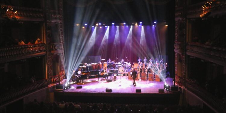 Amazônia Jazz Band celebra 30 anos com noite de clássicos do Jazz, em Belém