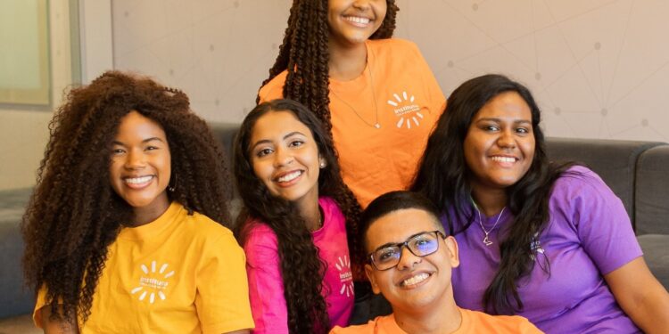 Coletivo oferta mais de 5 mil vagas para capacitação profissional gratuita de jovens; veja como se inscrever | Pará