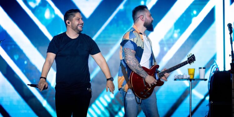 Dupla de Jorge, Mateus sofre problema de saúde e confirma ausência em shows em Manaus e outras duas cidades nesta semana