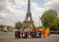 Movimento LGBTQIA+ de Belém, Themônias fazem 'revoada' drag em parada artística na França | Pará