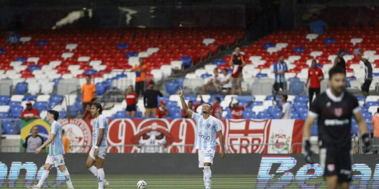 Reverson celebra primeiro gol com a camisa do Paysandu e promete alavancada na Série B | Paysandu