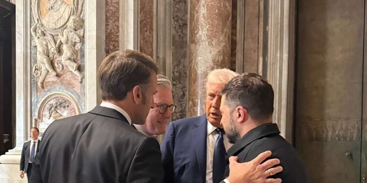 Zelensky fala sobre trégua 'incondicional' em sua reunião 'simbólica' com Trump | Política