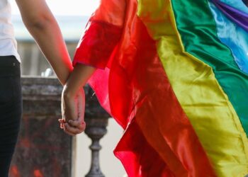 Ação oferta serviços de saúde, cidadania e atividades culturais em alusão ao Dia de Combate à LGBTFobia, em Belém