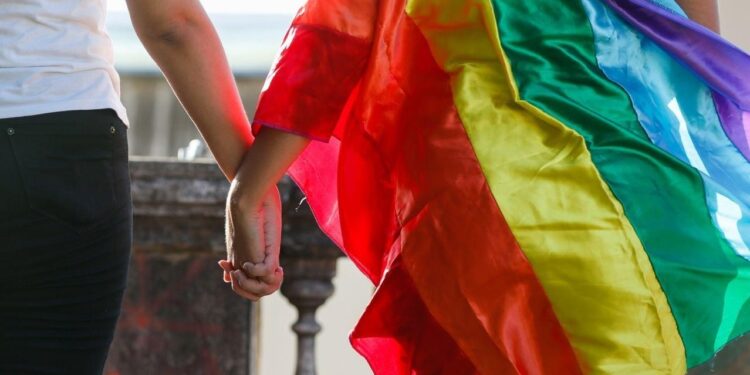 Ação oferta serviços de saúde, cidadania e atividades culturais em alusão ao Dia de Combate à LGBTFobia, em Belém