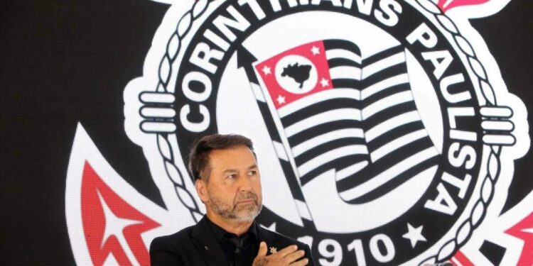 Augusto Melo reconhece derrota antes de votação do impeachment: 'Saio de cabeça erguida' | Esportes