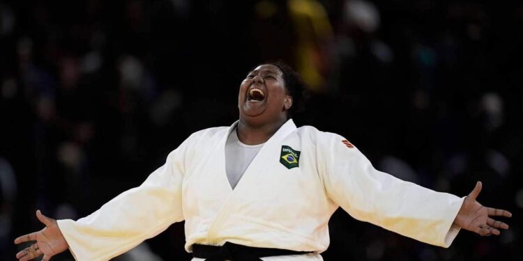 Bia Souza perde a primeira após o ouro olímpico e deixa escapar o bronze no Grand Slam de judô | Esportes