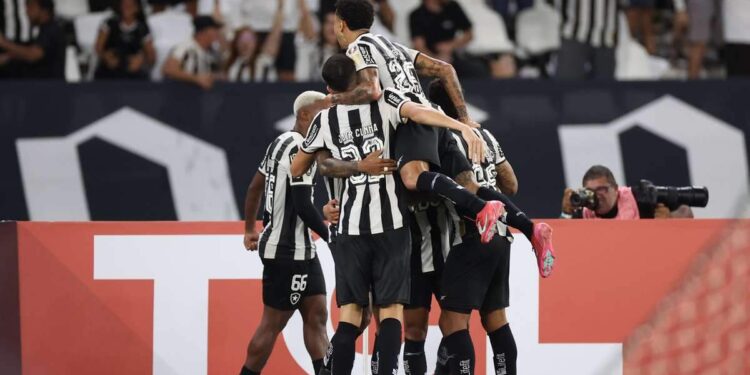 Botafogo leva susto, mas supera Estudiantes-ARG e depende só de si para avançar na Libertadores | Esportes