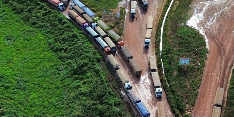 Caminhoneiros enfrentam atrasos de dias para entrar e sair do porto de Miritituba, no Pará | Economia