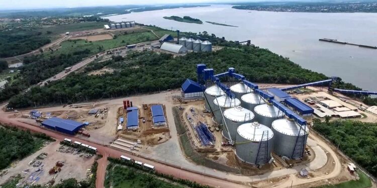 Caminhoneiros enfrentam congestionamento quilométrico para acessar porto de Miritituba, no PA | Pará