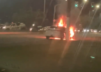 Carro pega fogo na av. Júlio César, em Belém