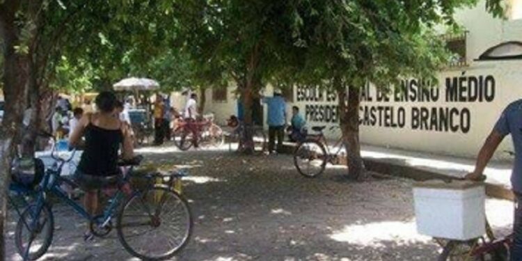 Cerca de 20 alunos passam mal após comerem lanche em escola municipal de Paragominas, no Pará | Pará
