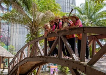 Com batuques e carimbó, grupo lança álbum e promove encontro cultural em Belém