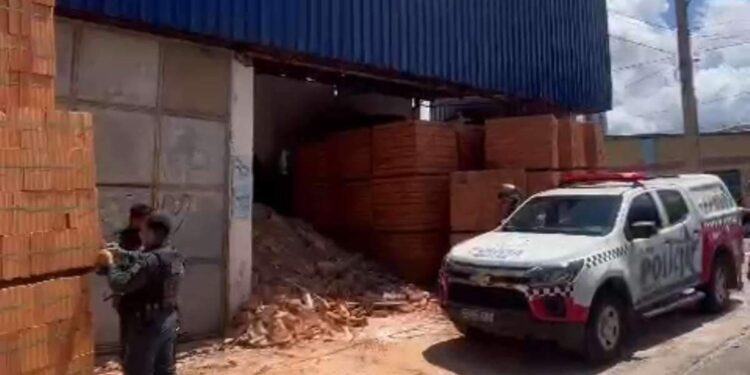 Corpo é encontrado em loja de materiais de construção no bairro da Pedreira, em Belém | Polícia