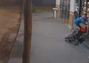 Criminosos invadem açougue e levam moto em Ourilândia do Norte, no PA; VÍDEO