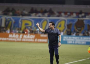 Daniel Paulista mantém os pés no chão após vitória no Re-Pa: "Temos uma vantagem pequena" | Remo