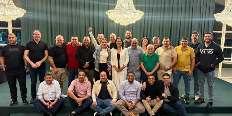 Deputada Renilce Nicodemos reúne mais de 20 prefeitos na Marcha em Brasília | Política