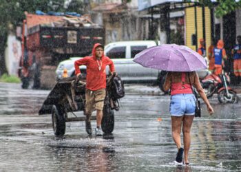 Fortes chuvas e maré alta em Belém: prefeitura emite alerta para os próximos dias