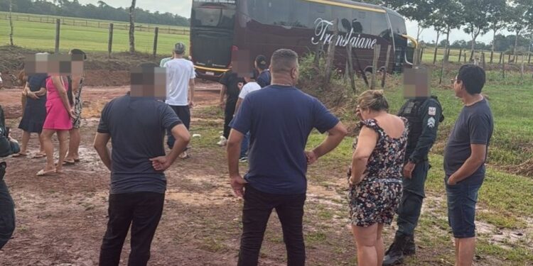 Grupo armado desvia ônibus para ramal e assalta passageiros no Pará