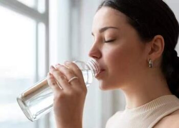 Hidratação e inchaço: Nutricionistas explicam a relação entre os dois | Saúde