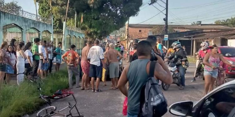 Homem é morto a tiros dentro de carro de passeio em Ananindeua | Polícia