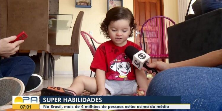 Leitora bilíngue mais jovem do Brasil: conheça a paraense que aprendeu a ler sozinha ainda bebê e, aos 5 anos, já é fluente em inglês