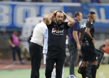 Luizinho Lopes cita 'falta de controle' do Paysandu em empate com o América-MG | Paysandu