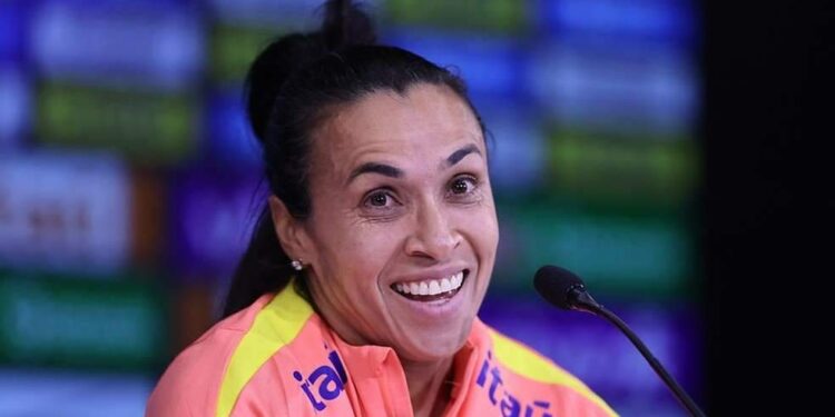 Marta ressalta estilo brasileiro na Seleção e traça caminho para a Copa: 'Um dia de cada vez' | Esportes