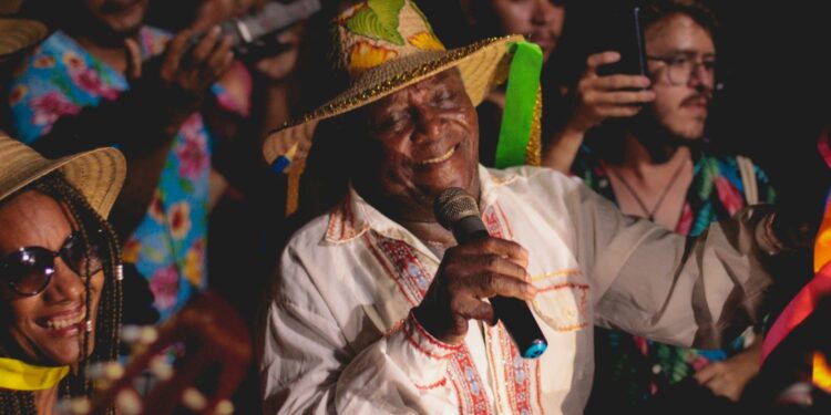 Mestre Damasceno, símbolo da cultura marajoara, recebe Ordem do Mérito Cultural em cerimônia no Rio