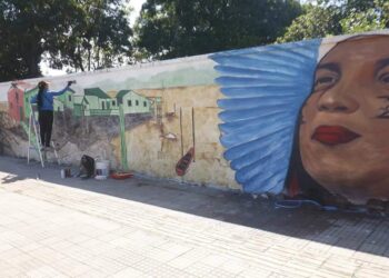 Mural na UFPA que transforma queimadas da Amazônia em manifesto visual é entregue | Belém