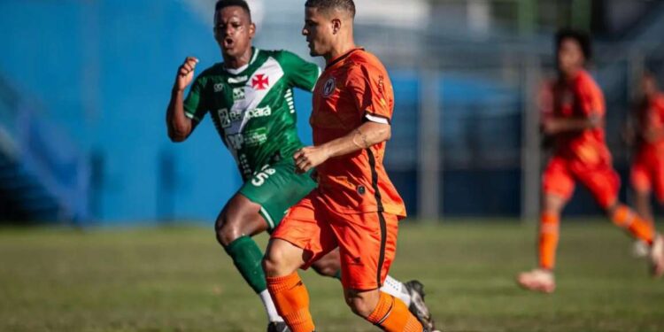 Na estreia do goleiro Vinícius, Tuna é goleada pelo Manauara-AM e perde a liderança da Série D | Futebol