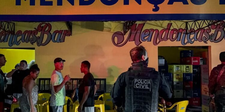 Oito bares são flagrados com alvará vencido e festa é encerrada por falta de licença no Jurunas, em Belém | Pará