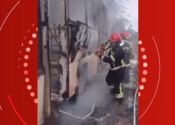Ônibus escolar pega fogo e fica destruído em Moju, no Pará | Pará