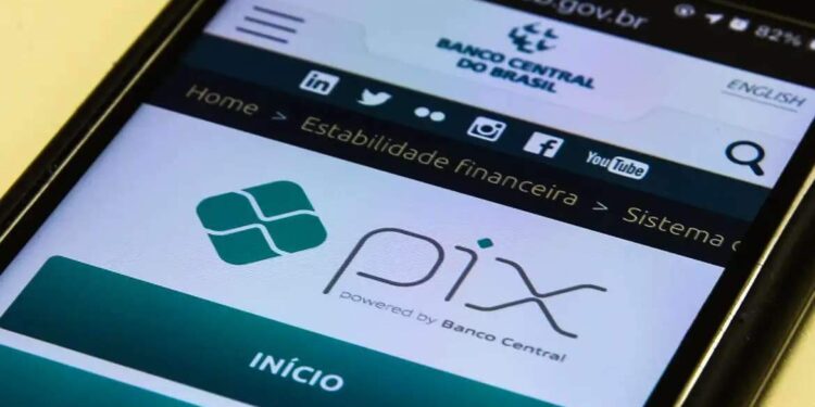 Pix apresenta instabilidade e usuários relatam problemas em transferências e pagamentos | Economia