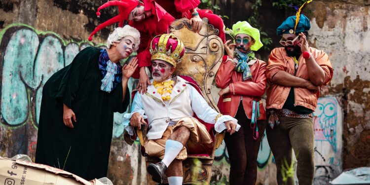 Projeto de teatro ocupa bairros da periferia de Belém com crítica e humor