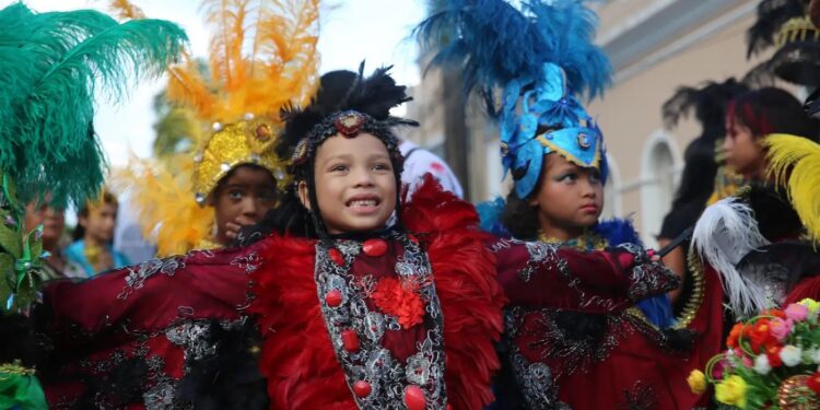 Revoada dos Pássaros Juninos abre temporada de festas juninas em Belém com cortejo e teatro popular | Pará