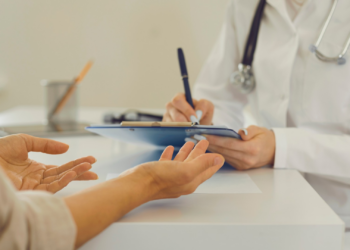 Seguro de Responsabilidade Civil: proteção essencial para profissionais da área da saúde | Sicredi Gente que Coopera Cresce