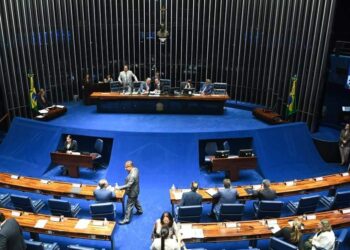 Senado vai avaliar reajuste e restruturação de carreiras de servidores federais aprovados na Câmara | Economia