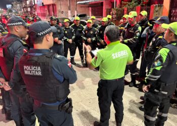 Veículos abandonados são removidos das ruas de Belém em operação de ordenamento do trânsito