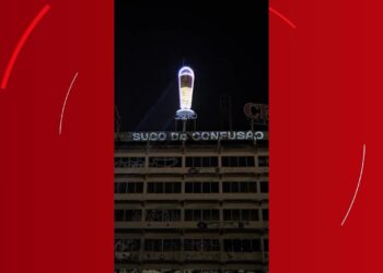 Videomapping reacende copão de cerveja na entrada de Belém e causa nostalgia nas redes sociais | Pará