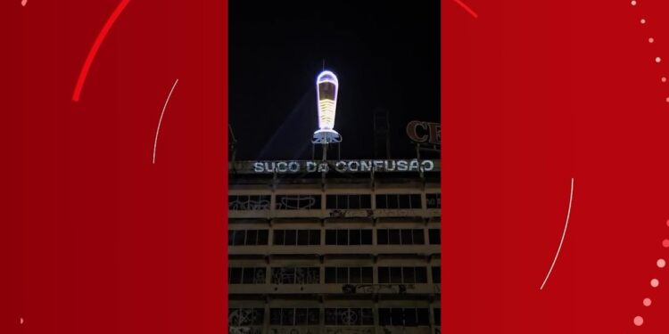 Videomapping reacende copão de cerveja na entrada de Belém e causa nostalgia nas redes sociais | Pará