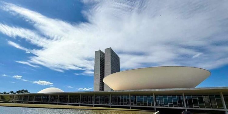 Abertura de CPMI do INSS repercute entre parlamentares paraenses | Política