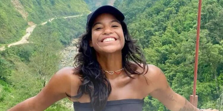 Alpinistas se juntam à equipe que tenta resgatar brasileira que caiu em vulcão na Indonésia | Mundo