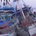Barco 'tomba' na pedra do peixe, no Ver-o-Peso, em Belém; VÍDEO