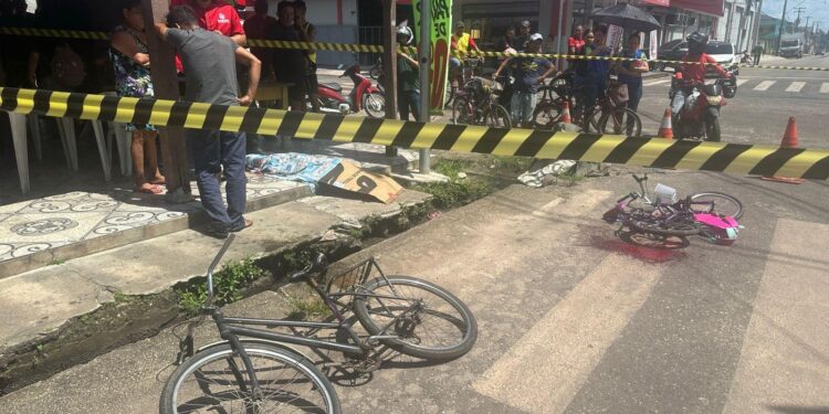Criança atropelada por ônibus escolar é sepultada em Castanhal, no Pará