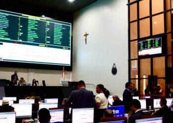 Deputados estaduais aprovam proposta de comunicação instantânea para quem tiver veículo apreendido | Política