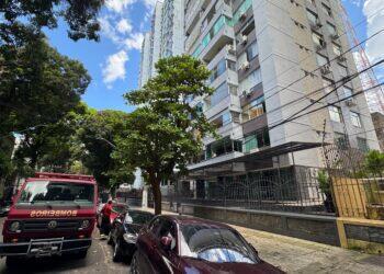 Elevador despenca em prédio e bombeiros fazem resgate em Belém