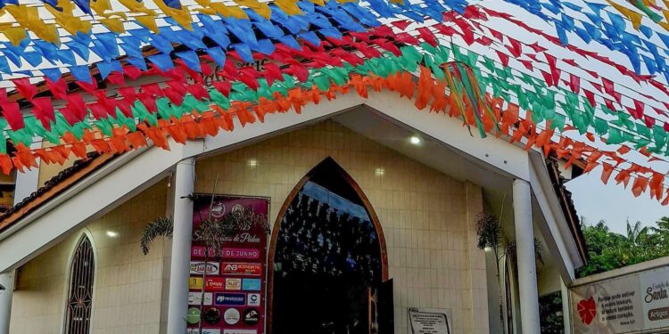 Festividade de Santo Antônio de Pádua reúne fé, música, brincadeiras e delícias juninas em Ananindeua; veja programação