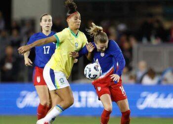 França x Brasil: onde assistir ao vivo e as escalações do amistoso da seleção feminina hoje (27/06) | Futebol