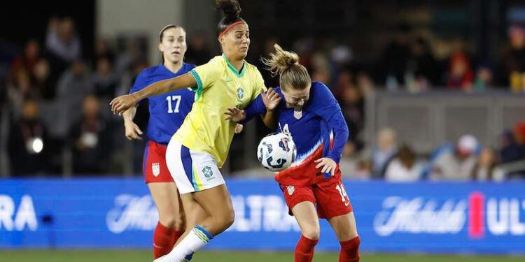 França x Brasil: onde assistir ao vivo e as escalações do amistoso da seleção feminina hoje (27/06) | Futebol