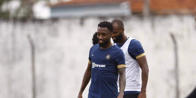 Lateral do Remo fala sobre saída de técnico e destaca confiança da equipe: 'Não tem tristeza'